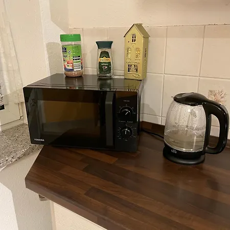 Om Exklusives Zimmer, Wlan, Geteiltes Bad Und Kueche 홈스테이 Stadtilm