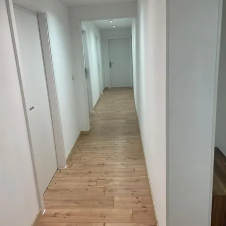 Om Exklusives Zimmer, Wlan, Geteiltes Bad Und Kueche *