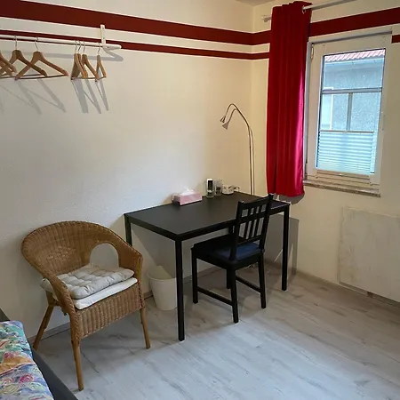 Om Exklusives Zimmer, Wlan, Geteiltes Bad Und Kueche Pansiyon Stadtilm