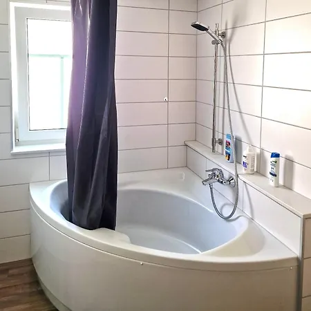 Om Exklusives Zimmer, Wlan, Geteiltes Bad Und Kueche