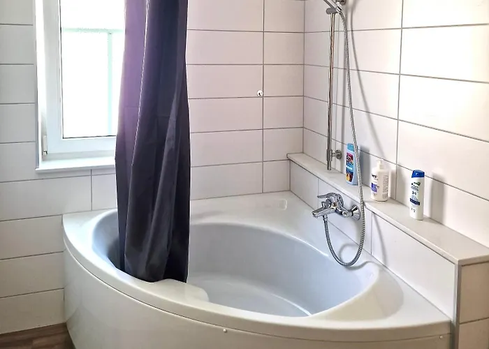 Om Exklusives Zimmer, Wlan, Geteiltes Bad Und Kueche